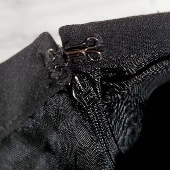 🔹️🔺️Loft Black & White Floral Embroidered Skirt Petite 10 - Picture 8 of 10